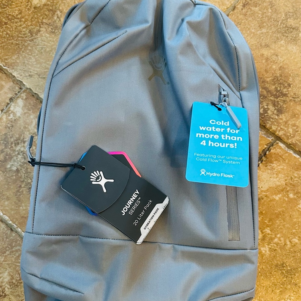 HYDRO FLASK Journey Series Hydration Backpack 20 liter Gray S/M - Picture 4 of 7